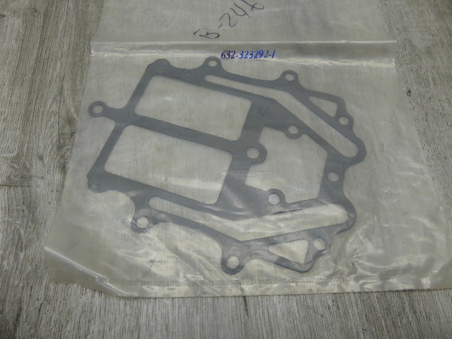 NEW Evinrude Johnson Outboard Gasket 323292